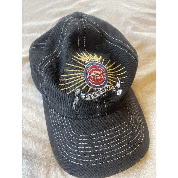 Vintage Pistons Snapback 90s Embroidered Made‎ in USA | Baseball Cap Black - Picture 2 of 9